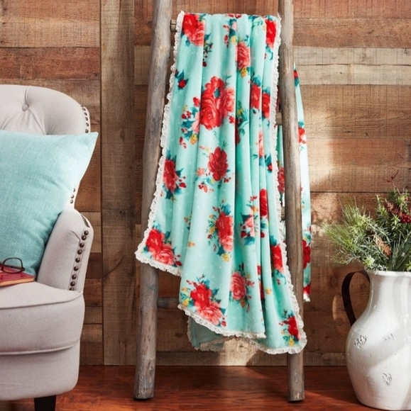 The Pioneer Woman Other - Pioneer Woman Cheerful Rose Throw